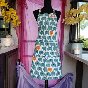 Now Designs Apron. NWT